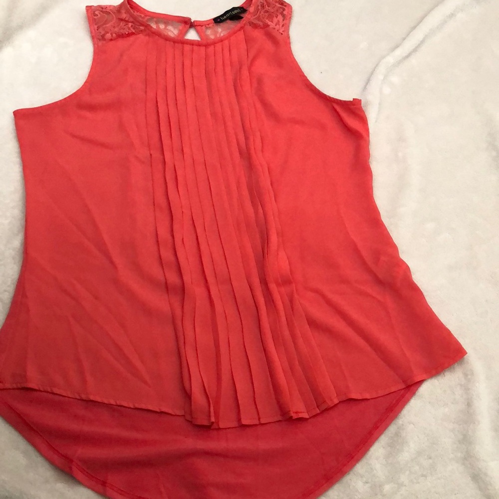 Hi-low pleated front top